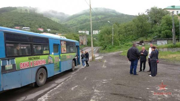 Автобус петропавловск камчатский термальный. Рябиковская Петропавловск Камчатский. Автобусы Петропавловск-Камчатский. Камчатский автобус Камчатка автобус Камчатка. Петропавловск автобус Петропавловск Камчатский автобус.