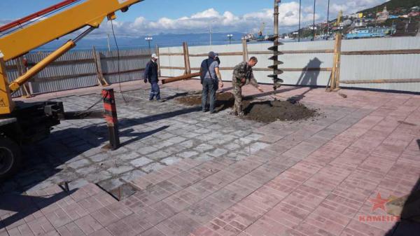 center-reconstr02.jpg