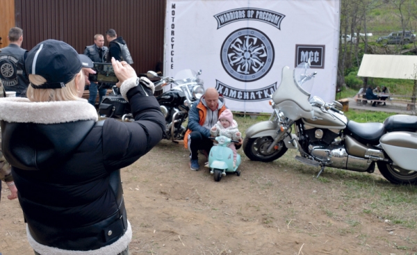 baikery-otkryli-motosezon-na-kamchatke-photos-big (2).jpg