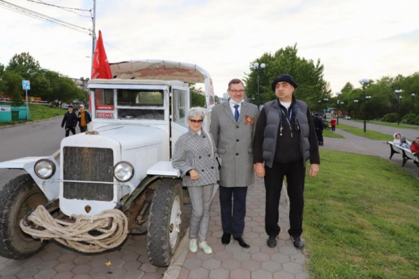 pri-podderzhke-iriny-jarovoi-dan-simvolicheskii-start-patrioticheskogo-avtoprobega-ot-kamchatki-do-leningradskoi-oblasti-photos-big (5).jpg