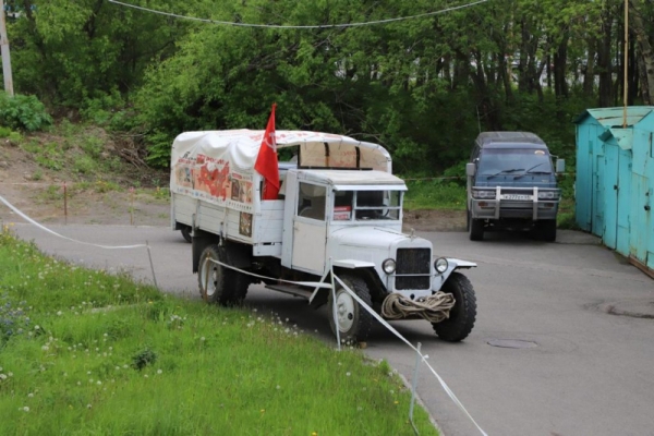 pri-podderzhke-iriny-jarovoi-dan-simvolicheskii-start-patrioticheskogo-avtoprobega-ot-kamchatki-do-leningradskoi-oblasti-photos-big (1).jpg