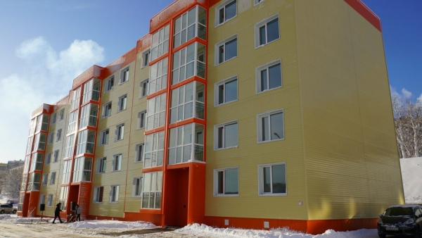 industr-house-dec01.jpg
