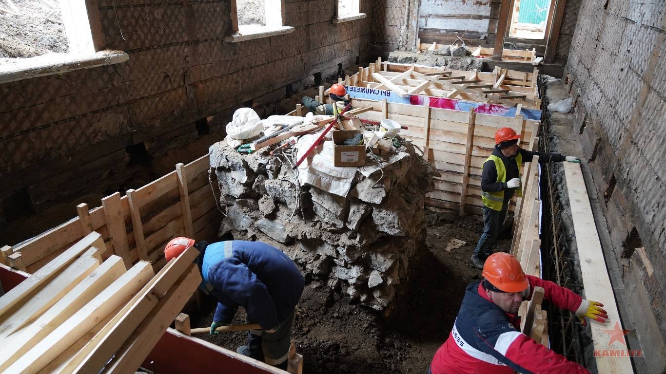 krasincev13-may03.jpeg.333280b6f9f3aafe3b6c2973c2a6c89d.jpeg