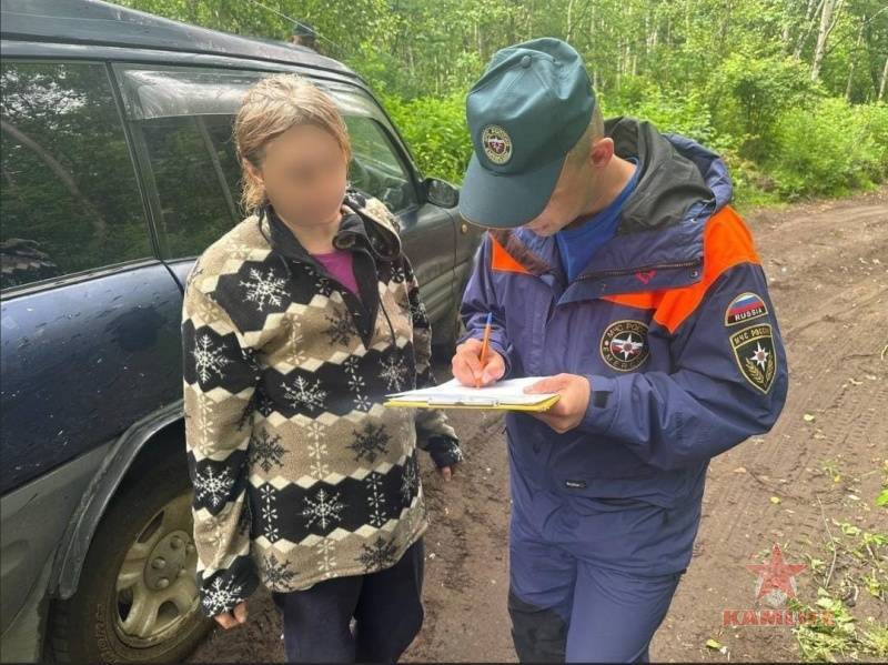 zaplutavshaya-v-lesu-zhenshchina-provela-tam-noch-spasateli-prizyvayut-kamchatcev-soblyudat-ostorozhnost-pri-sbore-dikorosov_172358752825187613__800x800.jpg