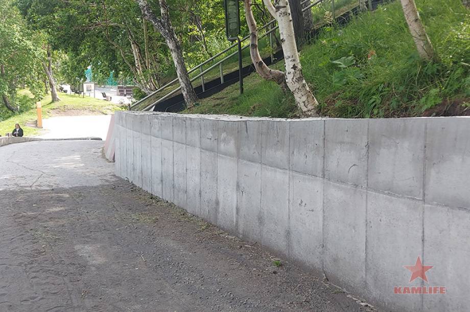 nikol-hill-wall02.jpg.36ff8bffc1f54da1f12cb8f1b732bb8d.jpg