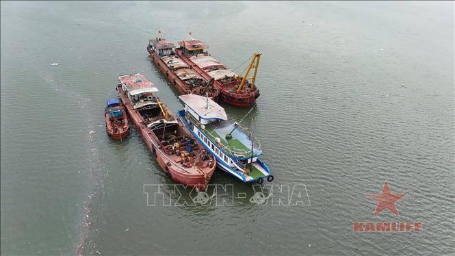 vna_potal_35_dead_four_still_missing_after_tourist_boat_capsizes_in_ha_long_bay_stand.jpg